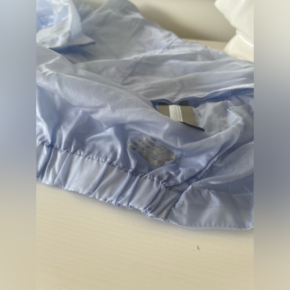 New Balance Hiking/Biking/Running Shell - Picture 3 of 4